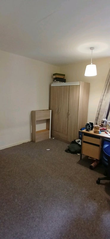 Room Fergus Court in Glasgow