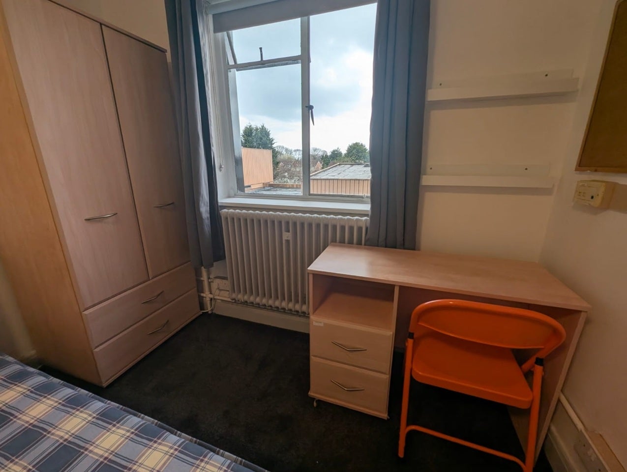 Room Demesne Road in Manchester