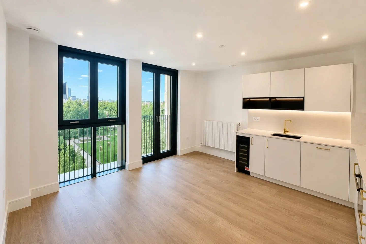 Flat Avery Avenue in Greater London