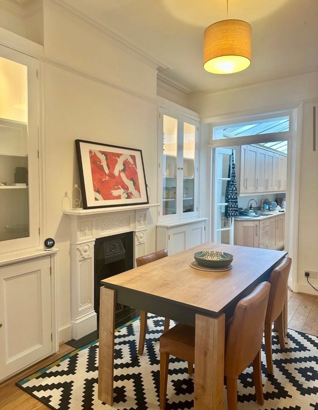 Room Dempster Road in Greater London