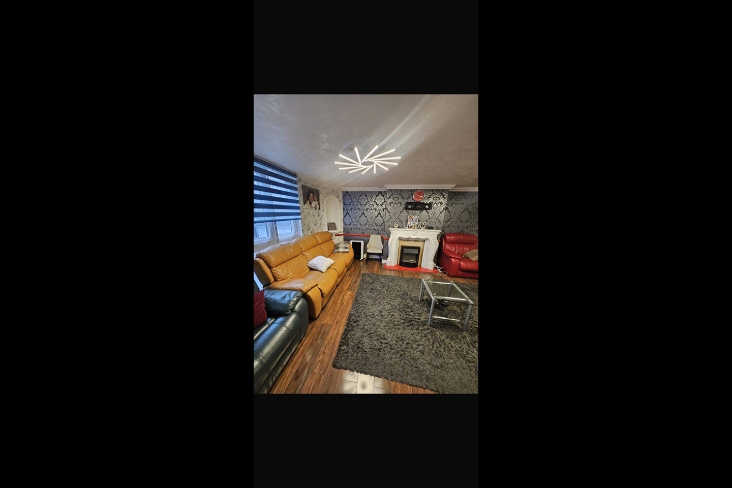 Room Barberry Close in London