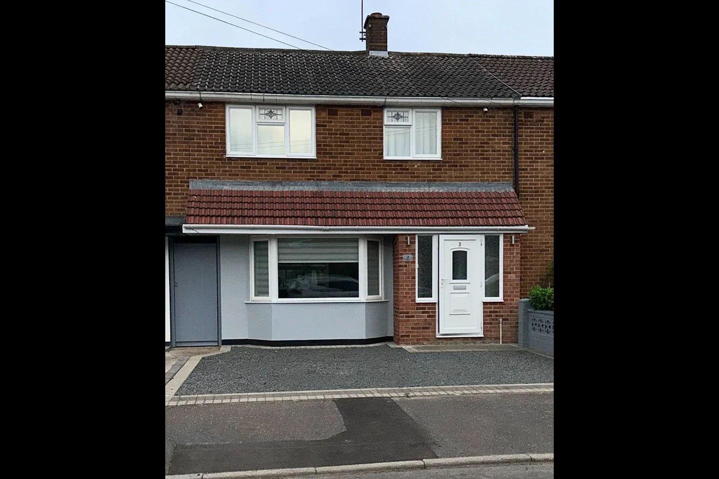 House Boundary Drive in Brentwood