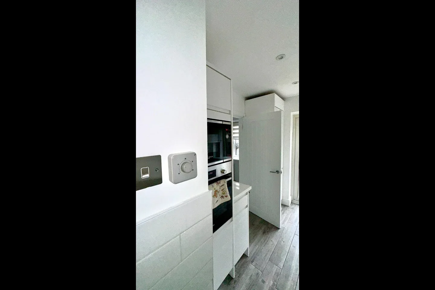 House Boundary Drive in Brentwood