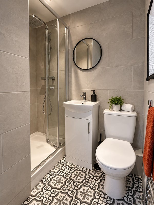 Room Charles Street in Mansfield Woodhouse