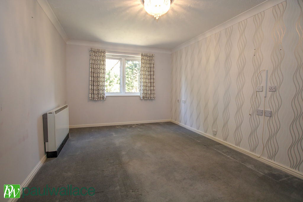 Flat Friends Avenue in Cheshunt