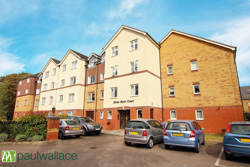 Flat Friends Avenue in Cheshunt