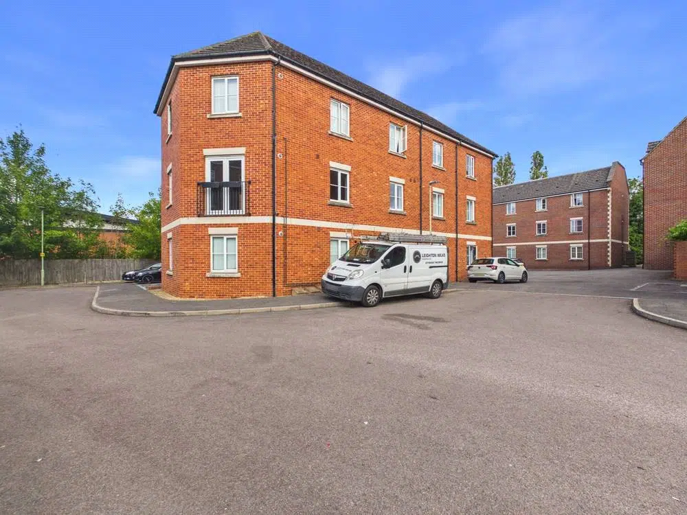 Flat Tolsey Gardens in Gloucester