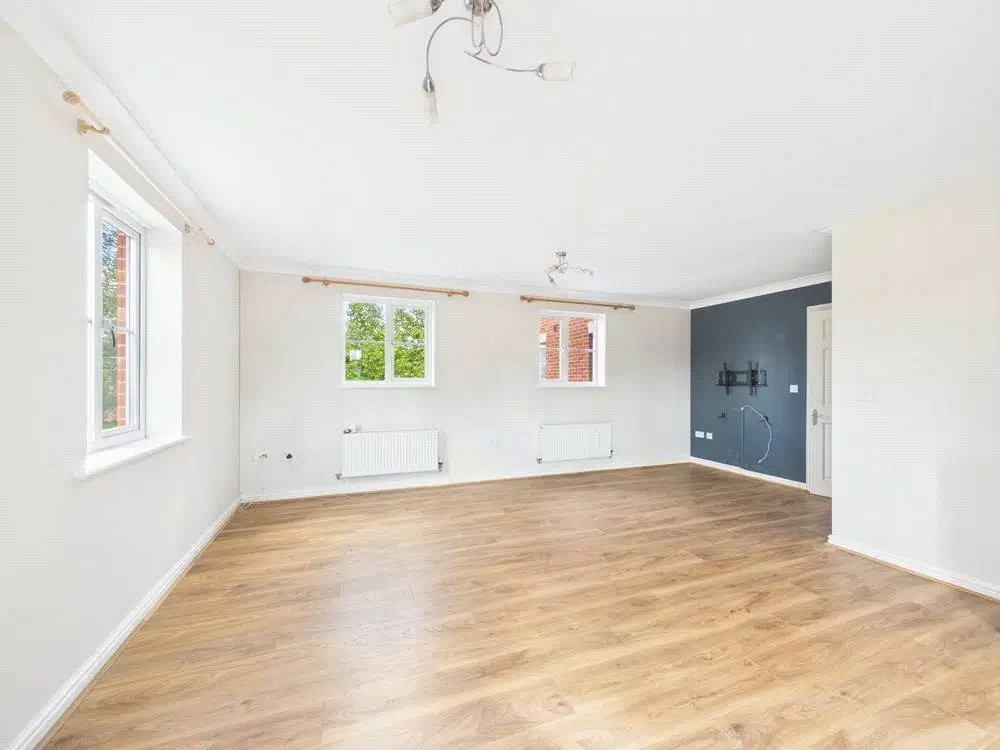 Flat Tolsey Gardens in Gloucester