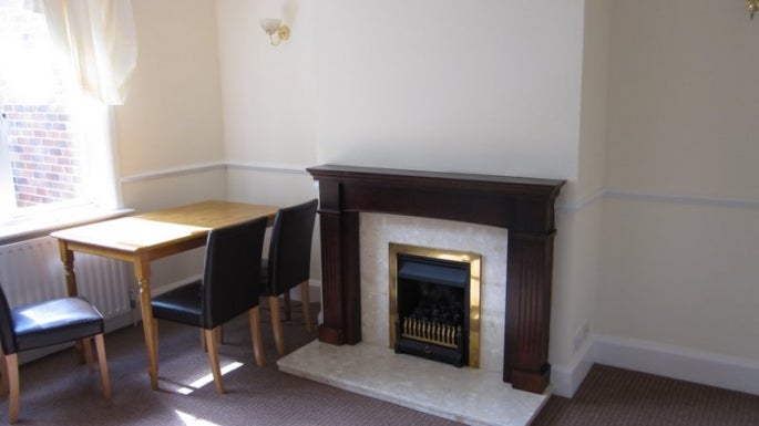 Flat Ashbourne Road in Derby