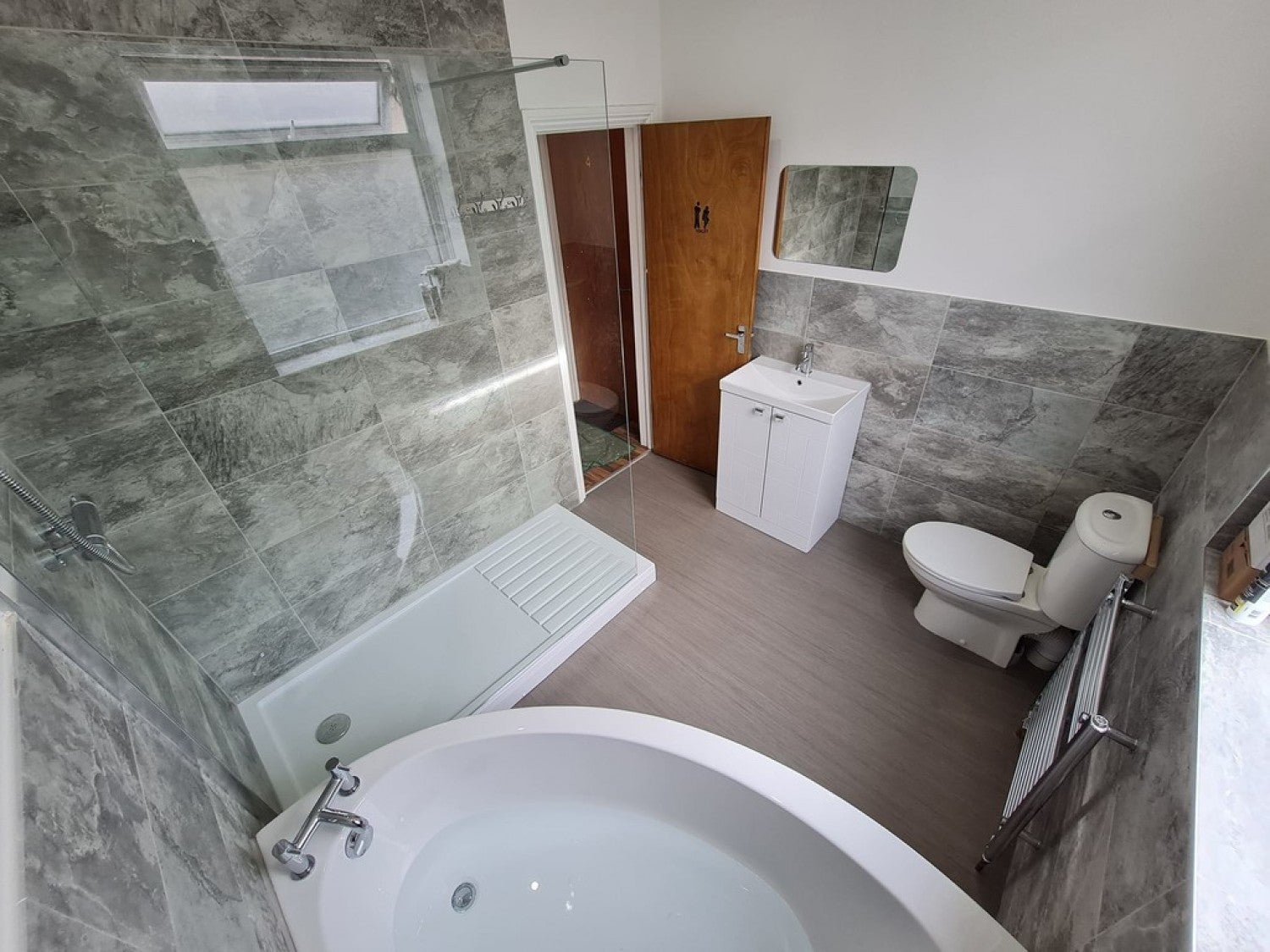 Room Ringwood Road in Poole