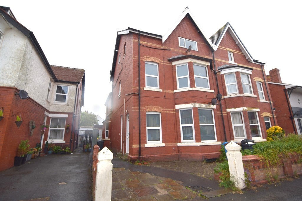 Flat All Saint's Road in Borough of Fylde