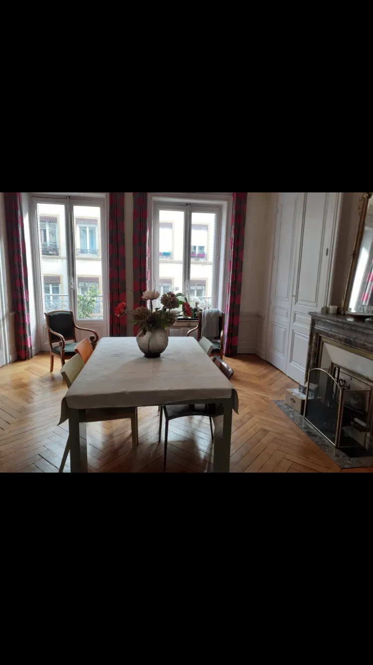 Room Rue Chaponnay in Lyon