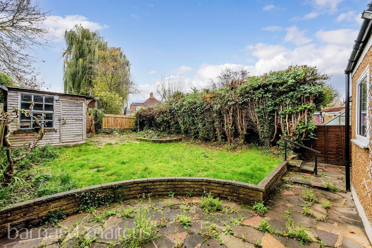 House Somerset Close in Greater London