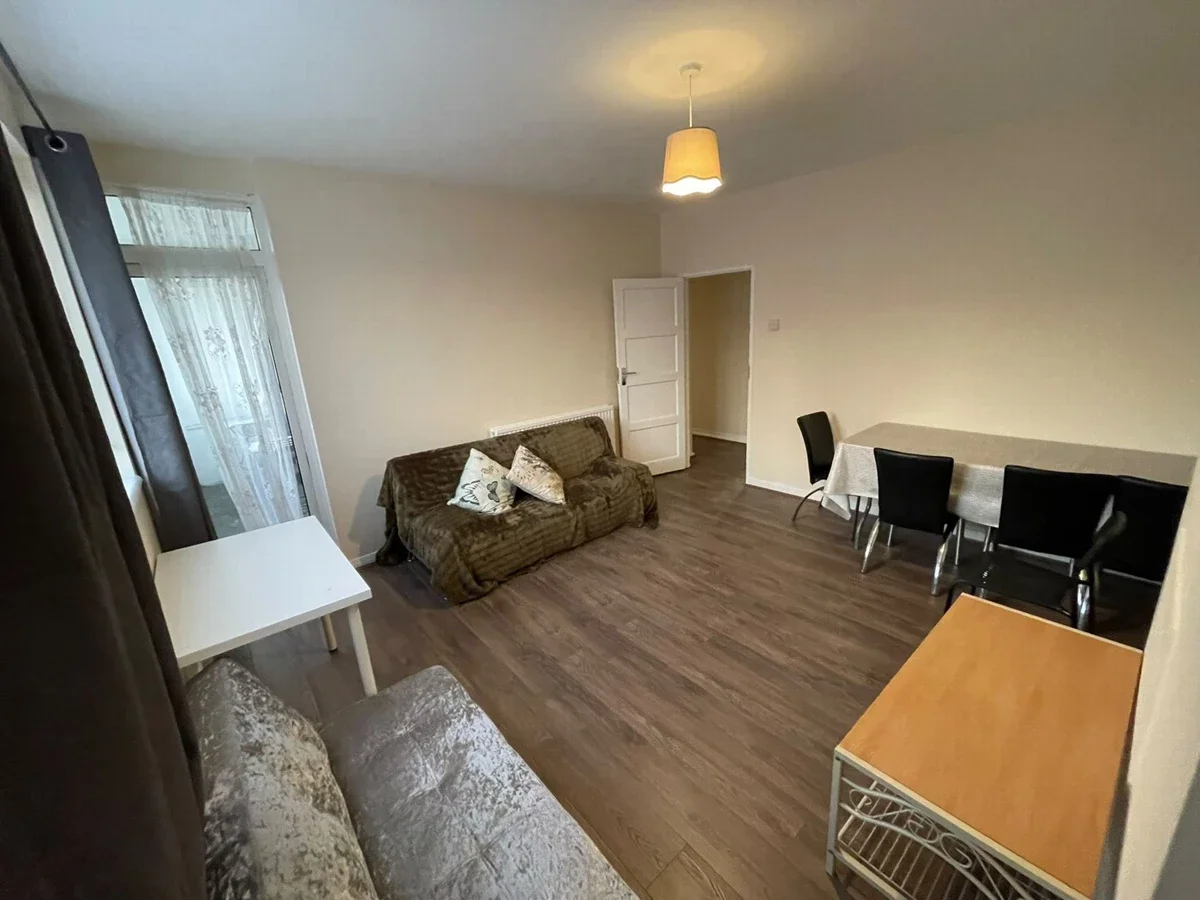 Room Canrobert Street in London