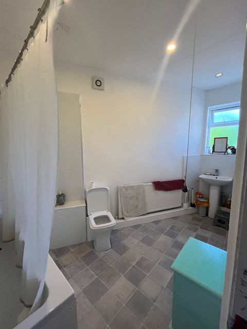 Room Carbuncle Passage in Greater London