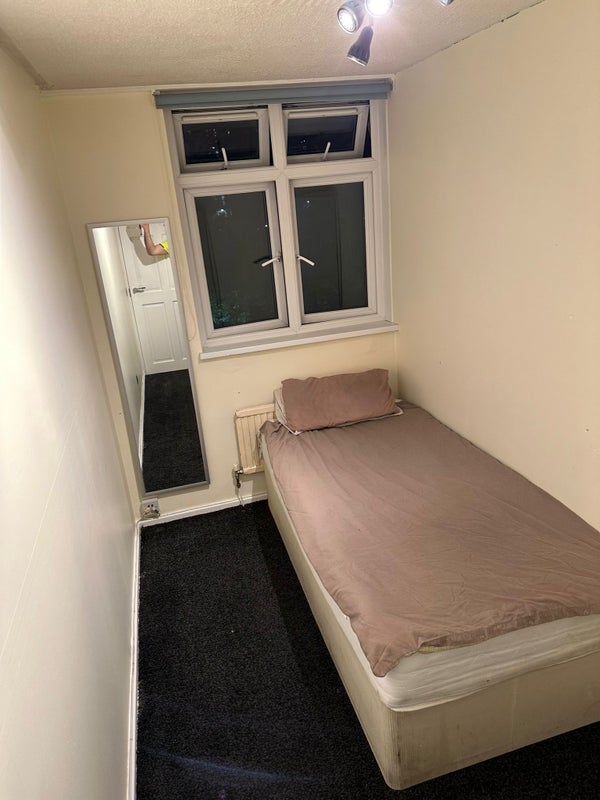 Room Tranton Road in Greater London