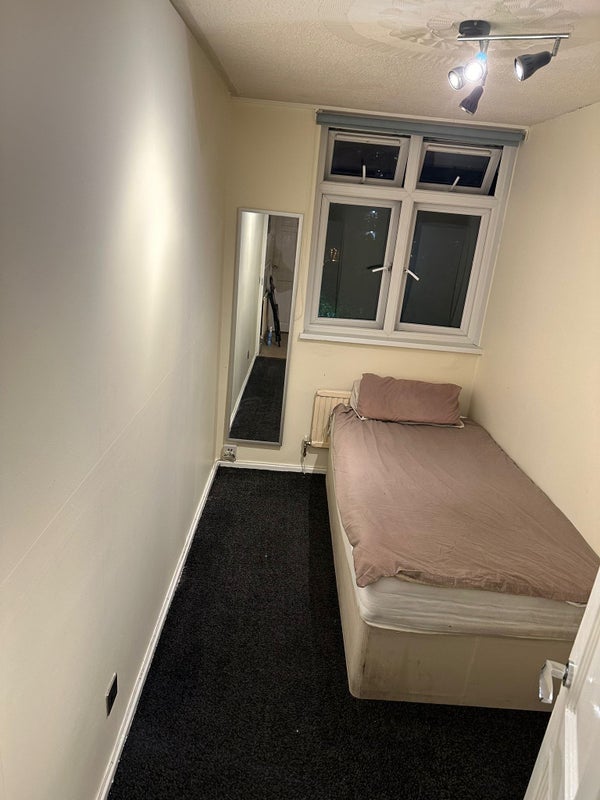 Room Tranton Road in Greater London