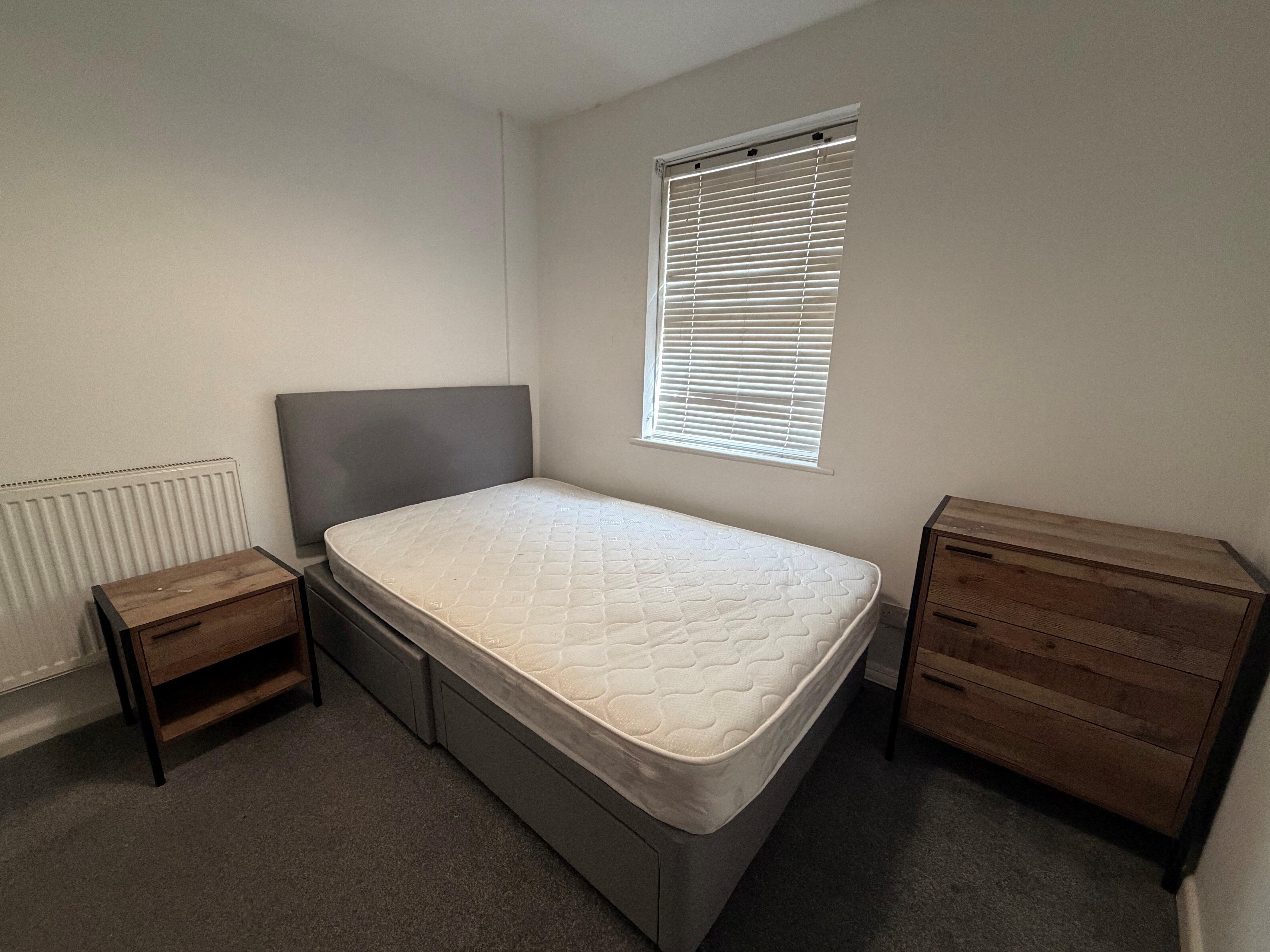 Room Burgoyne Road in Portsmouth