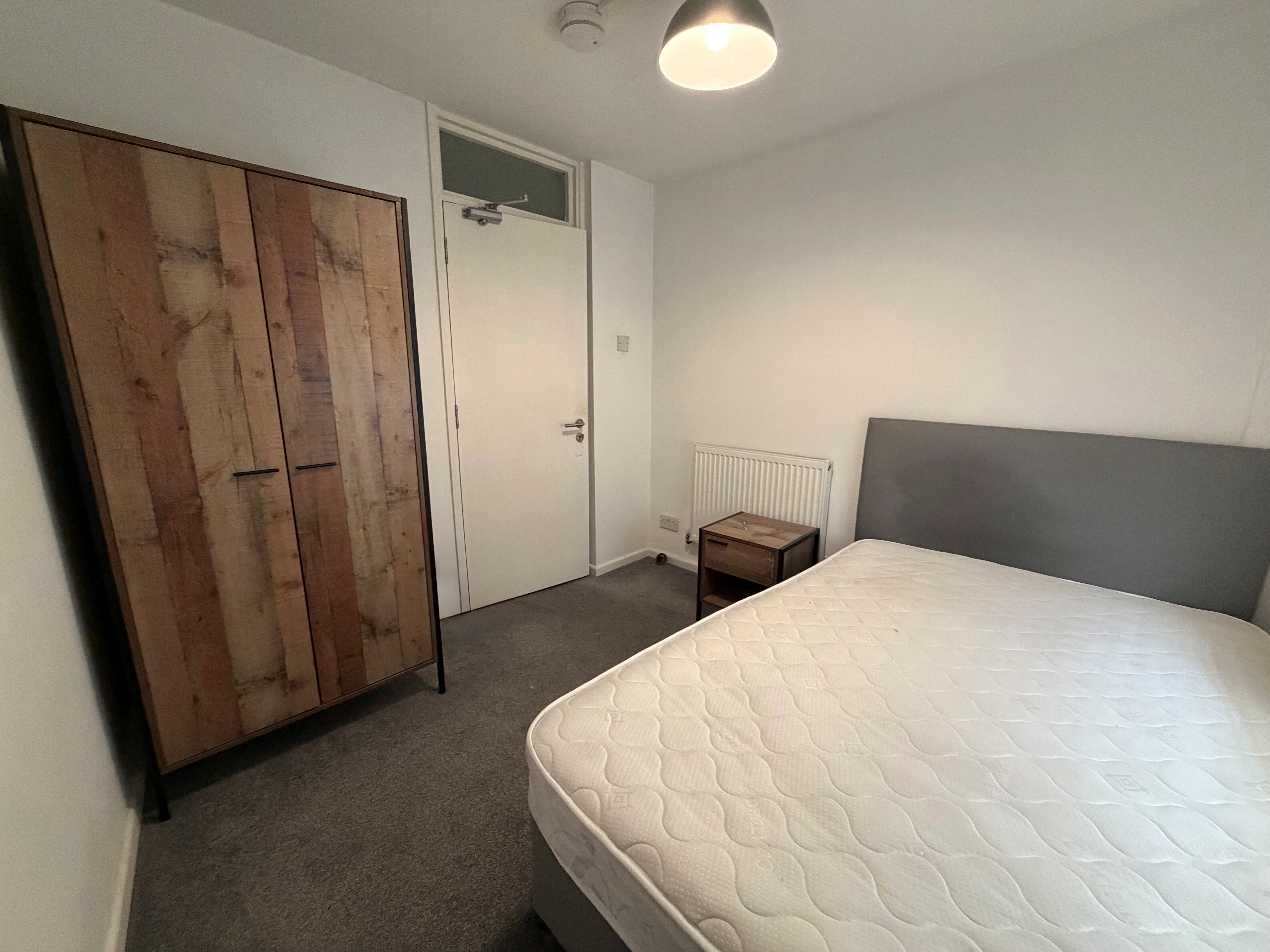Room Burgoyne Road in Portsmouth