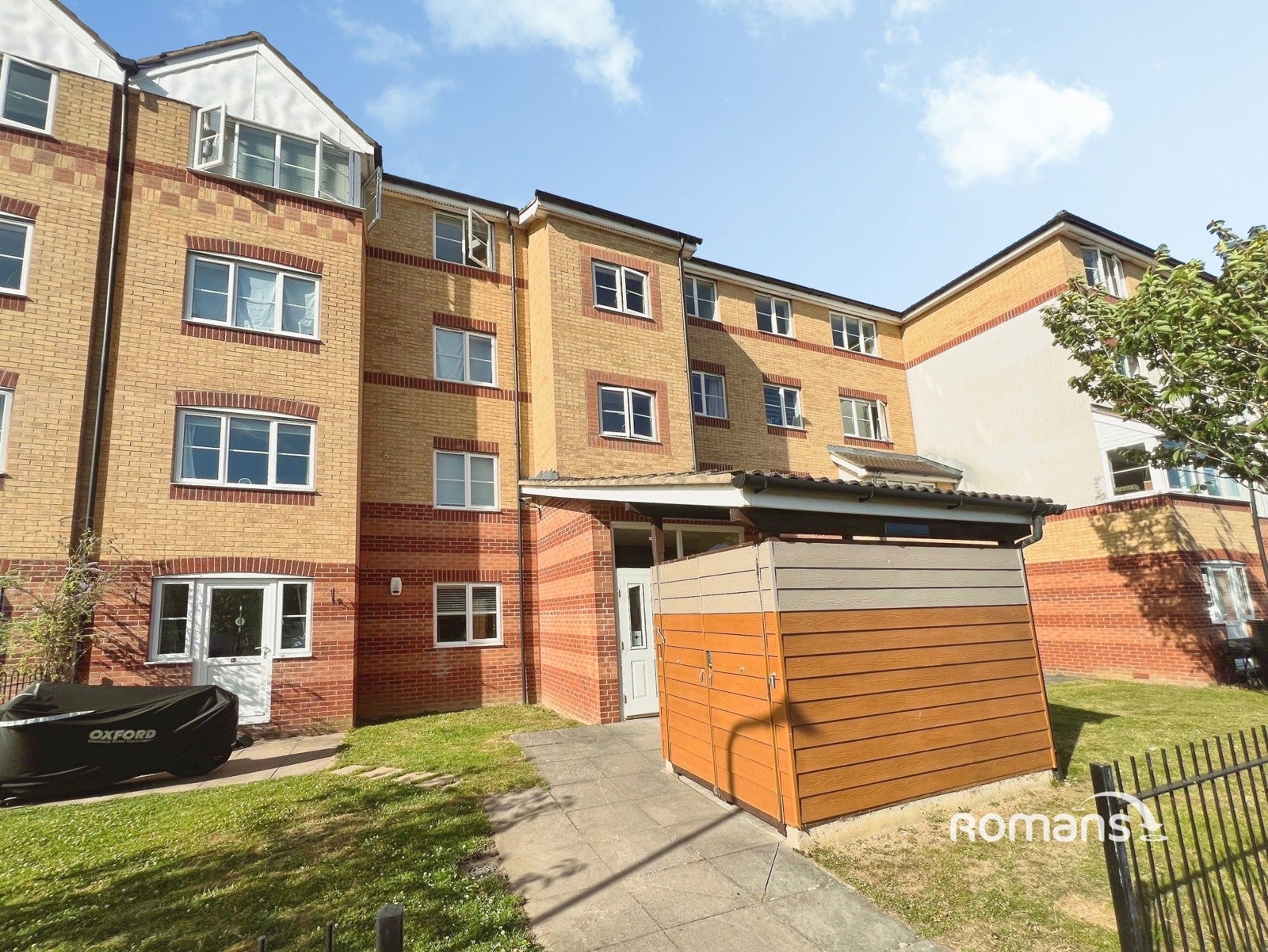 Flat Ambares Court in Midsomer Norton