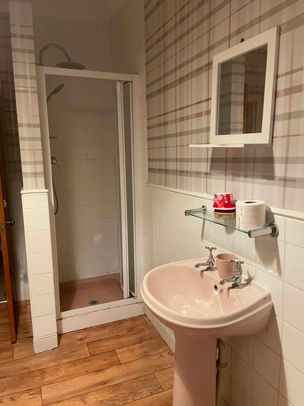 Room Compton Street in Chesterfield