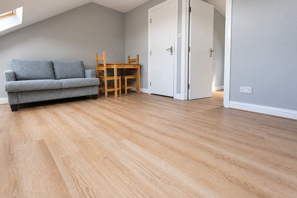 Room Gathorne Road in Greater London