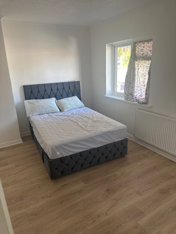 Room Paganel Road in Birmingham