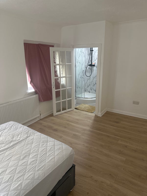 Room Paganel Road in Birmingham