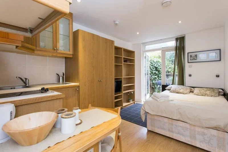 Flat Finchley Road in Greater London