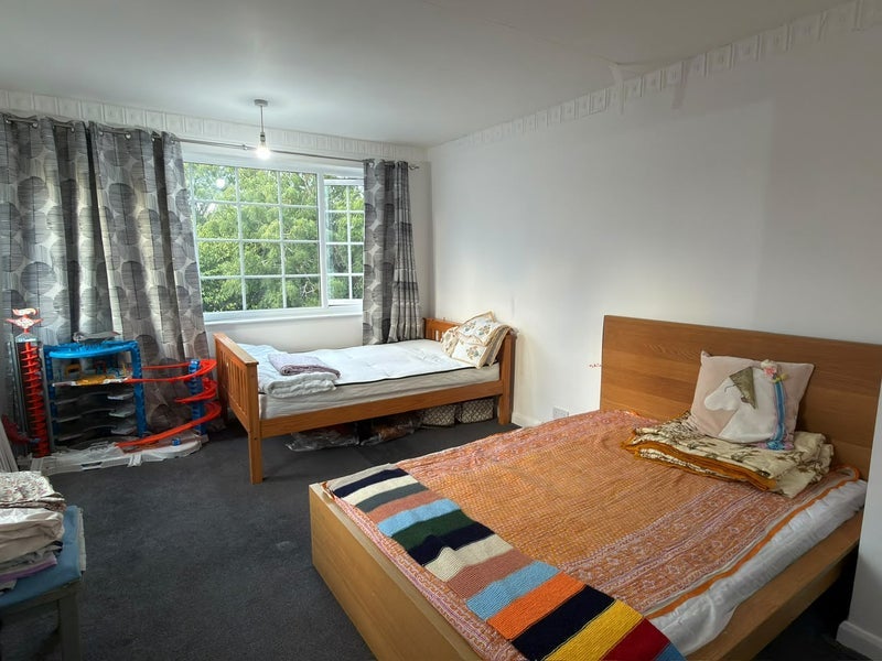 Room Dedworth Drive in Windsor