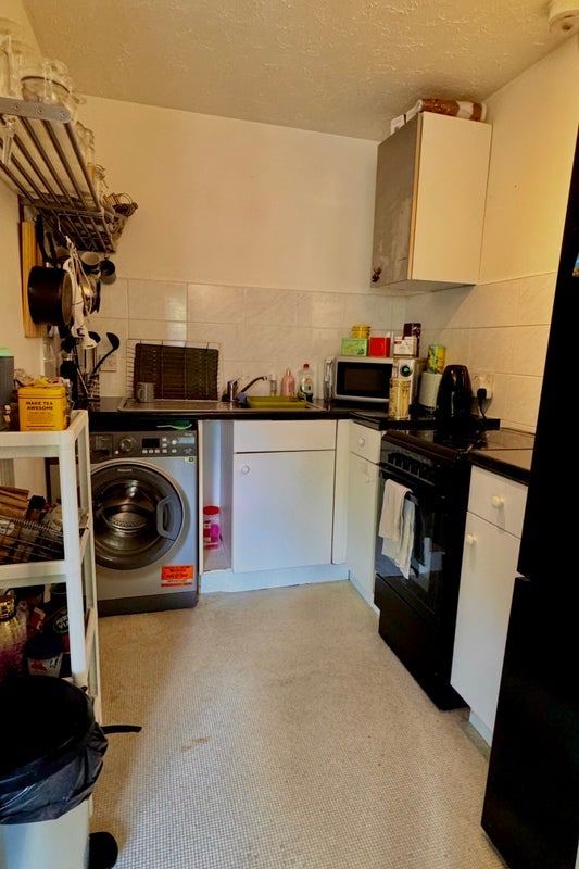 Room Farrow Lane in Greater London