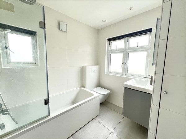 House Hook Road in Greater London
