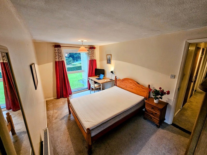 Room Seymour Close in Birmingham