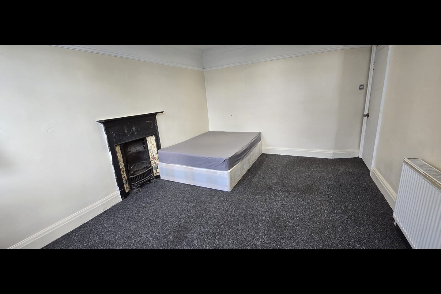 Room Windermere Avenue in Greater London