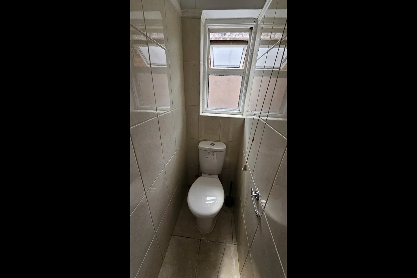 Room Windermere Avenue in Greater London