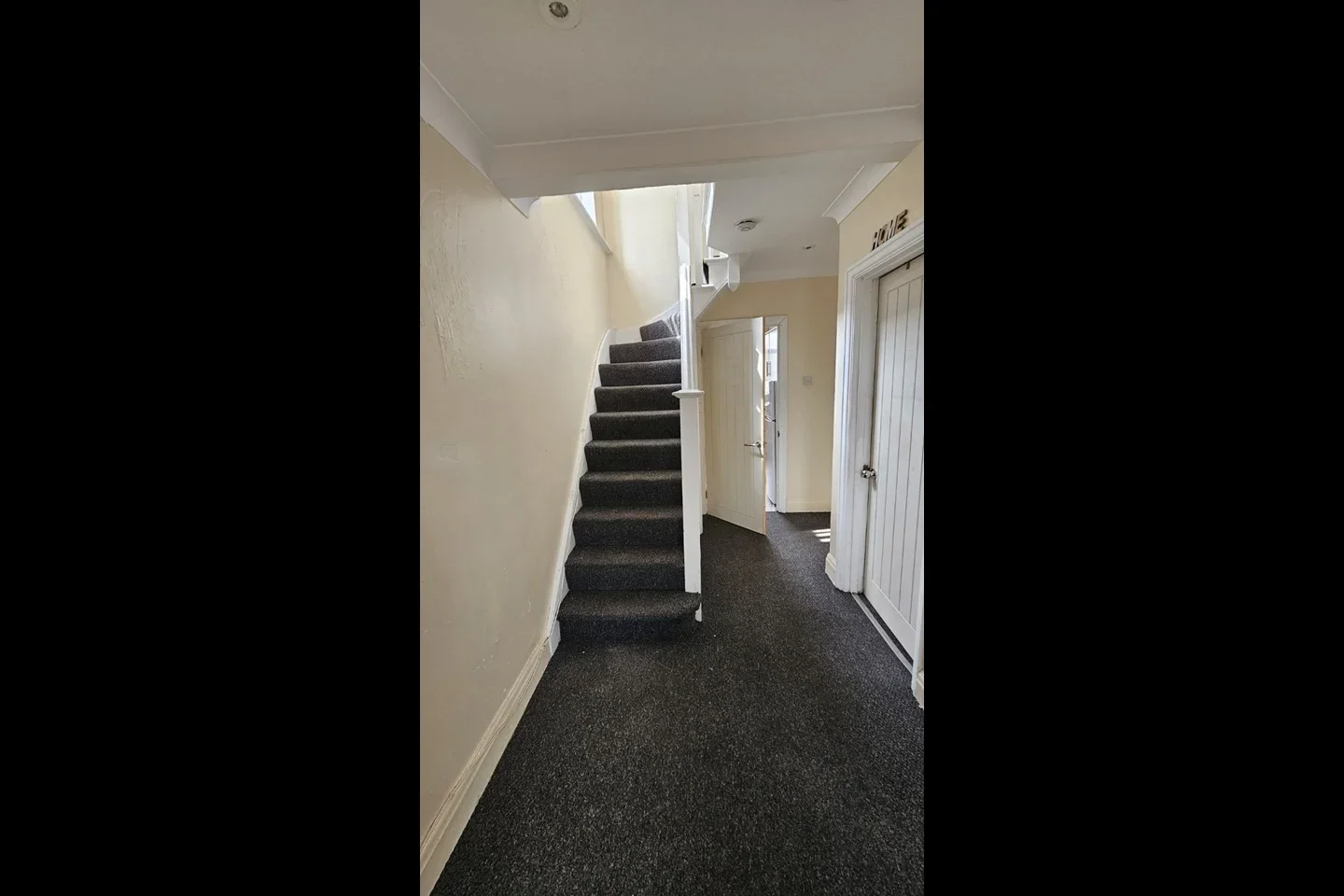 Room Windermere Avenue in Greater London
