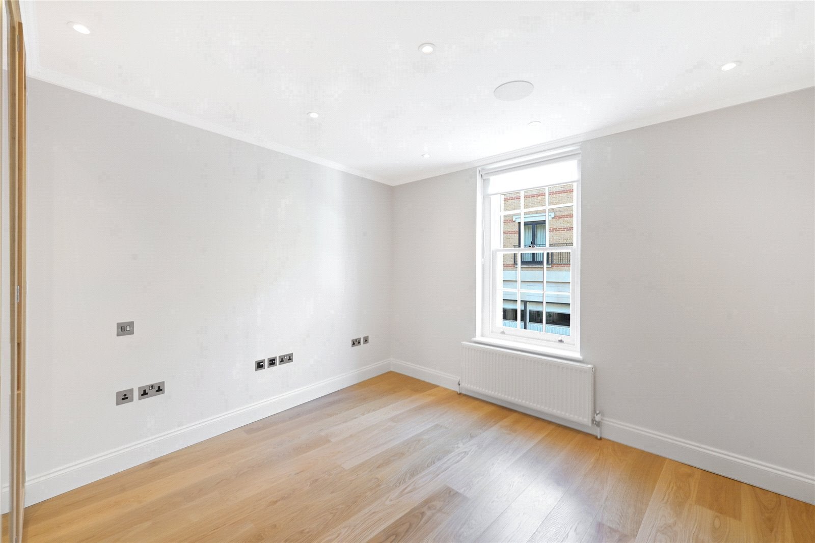 House Kinnerton Street in City of Westminster