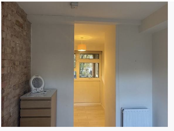 Flat Warner Place in Greater London