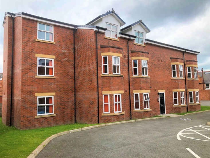 Flat Whipcord Lane in Chester