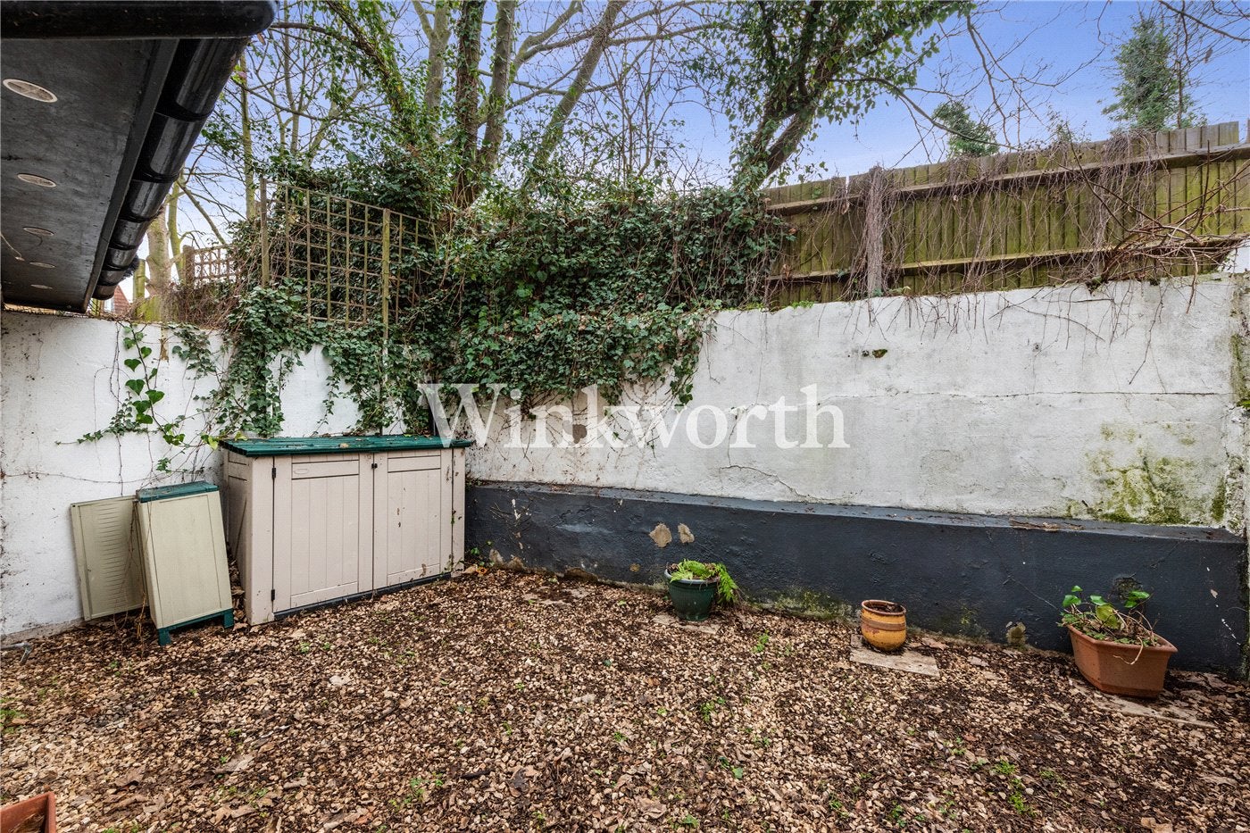 Flat Umfreville Road in Greater London