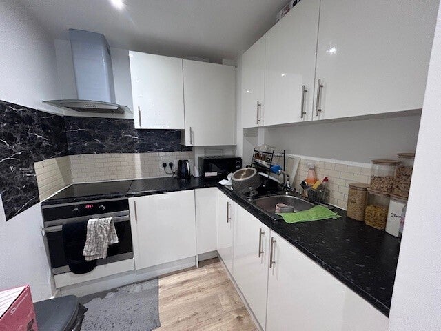 Flat Midland Road in Luton