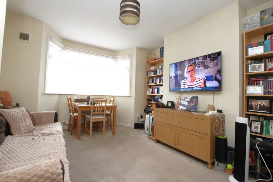 Flat Woodgrange Close in London