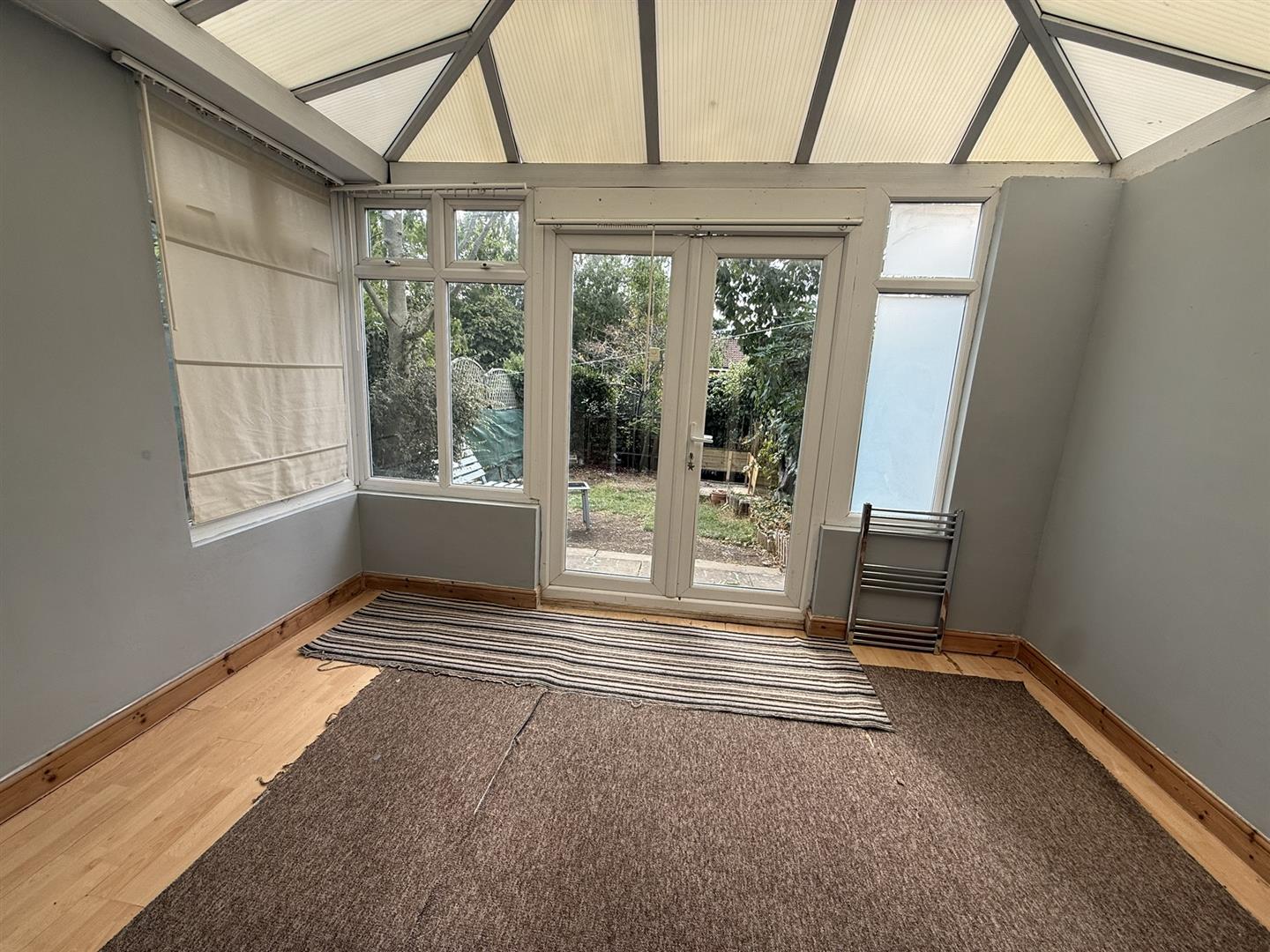 Flat Denham Way in Hertsmere