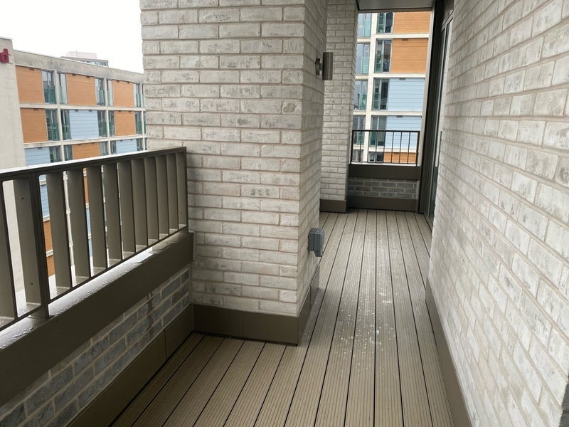 Flat Grant Road in Greater London