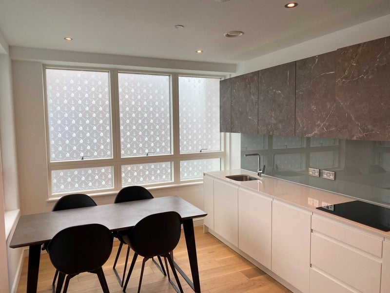 Flat Grant Road in Greater London