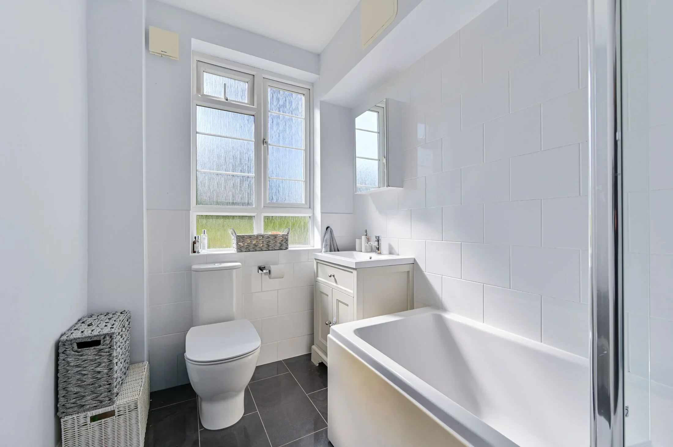 Flat Edge Hill Court in Greater London