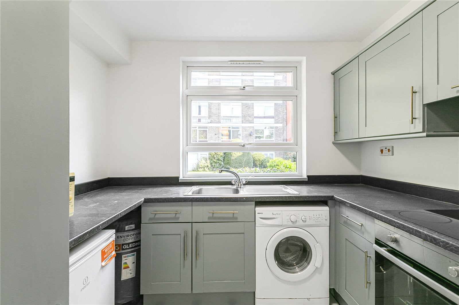 Flat Briar Walk in Greater London