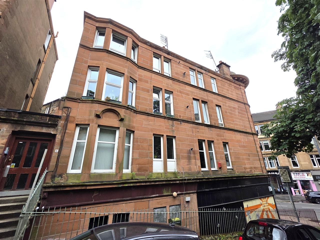 Flat Hampden Terrace in Glasgow