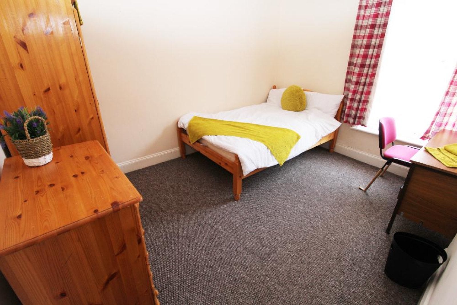 Room Comer Road in Worcester