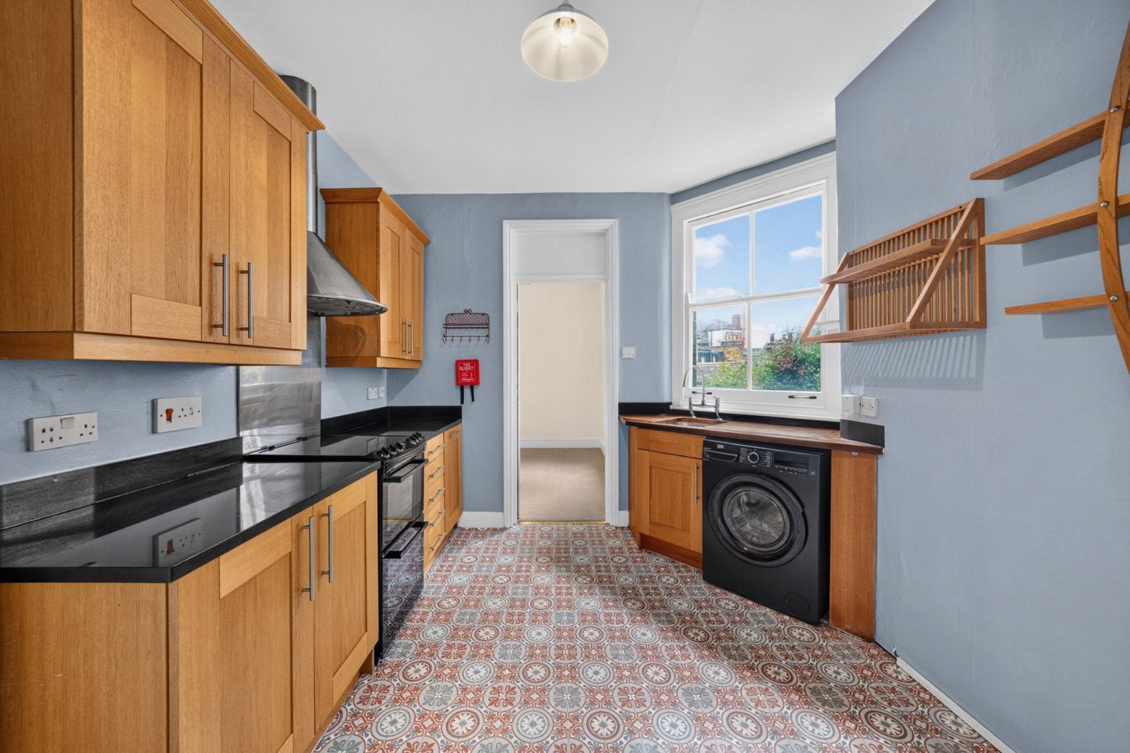 Flat Cambridge Road in Greater London